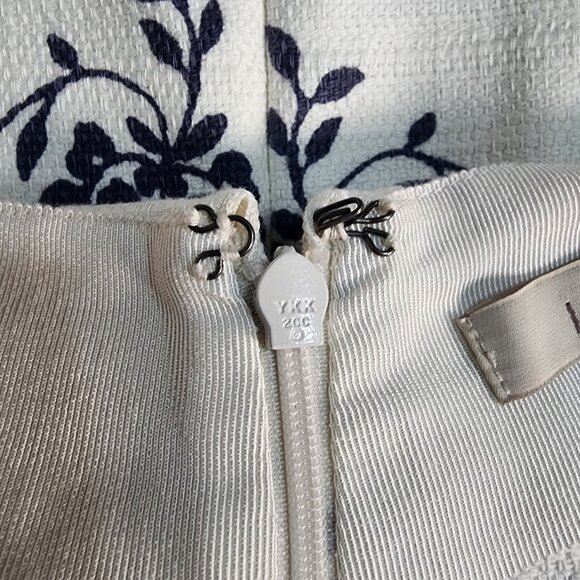 Ann Taylor Loft Skirt Womens Size 10 White Blue Floral Pencil with Pockets - Picture 4 of 6